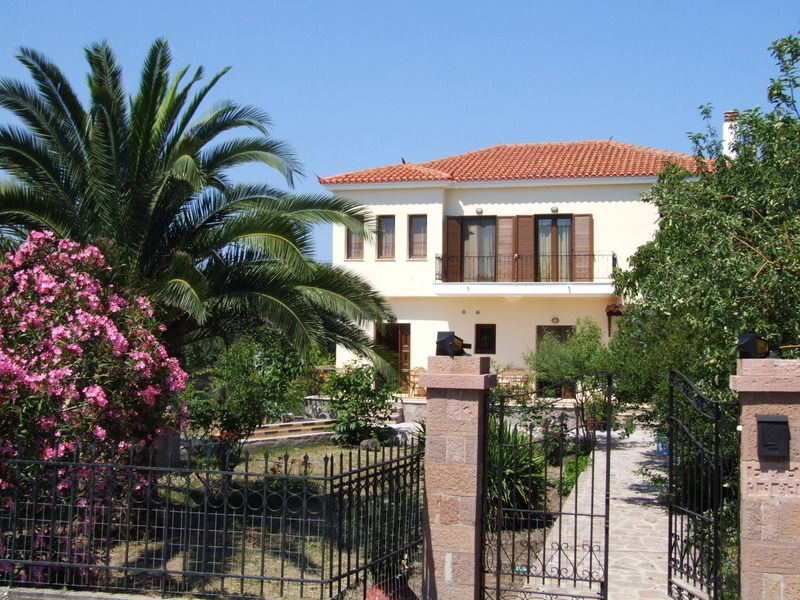 Nadia Apartments Molyvos Exterior foto